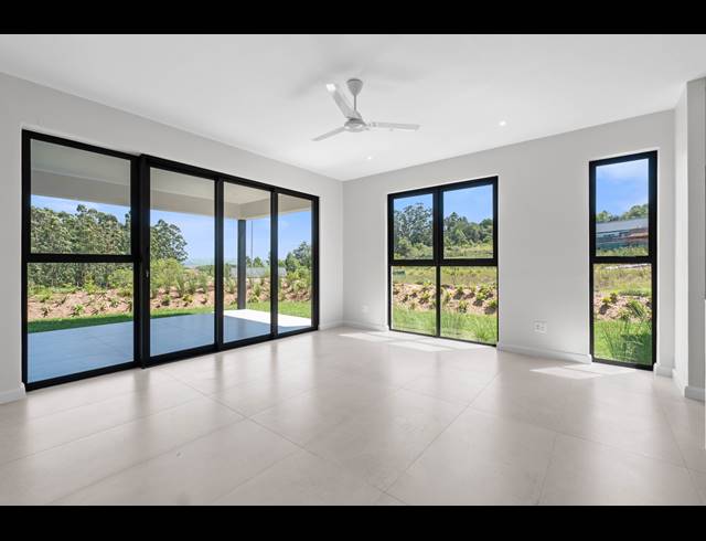 4 BEDROOM HOUSE FOR SALE IN SHEFFIELD BEACH